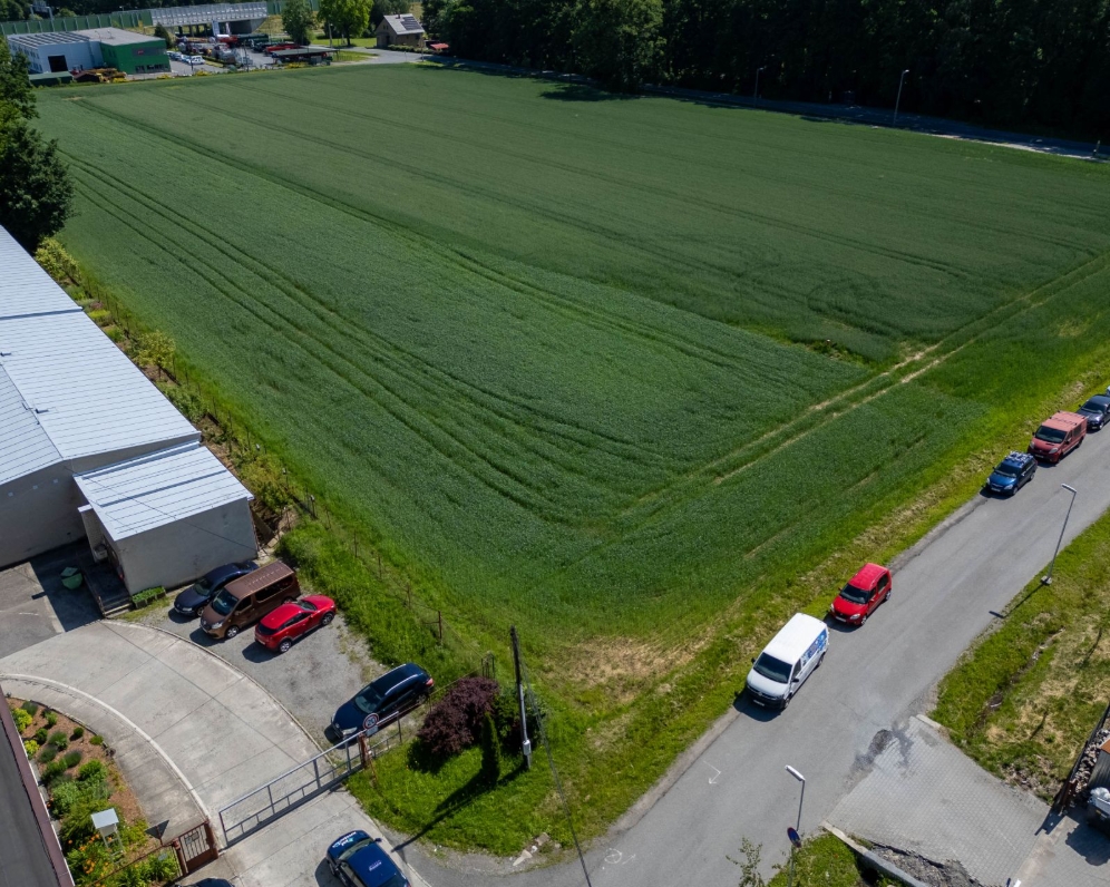 Komerční pozemek poblíž přehrady Olešná ve Frýdku-Místku, 4 154 m2